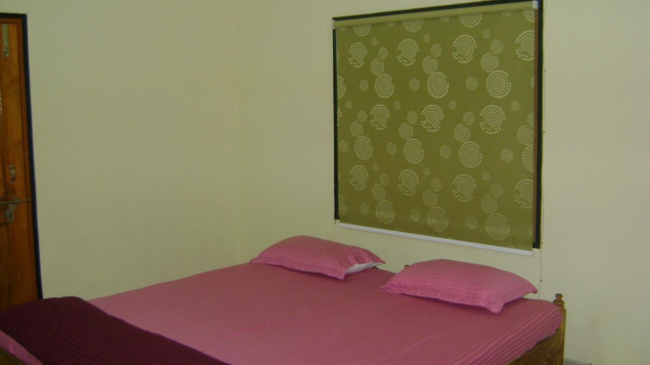 Wekare Guest House Μπουμπάνεσβαρ Εξωτερικό φωτογραφία