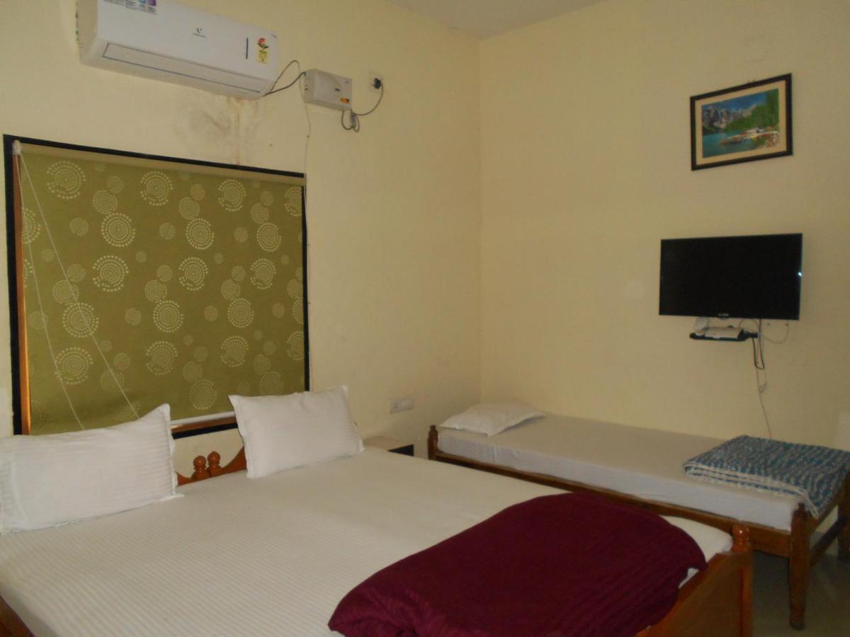 Wekare Guest House Μπουμπάνεσβαρ Εξωτερικό φωτογραφία