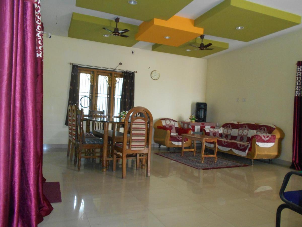 Wekare Guest House Μπουμπάνεσβαρ Εξωτερικό φωτογραφία