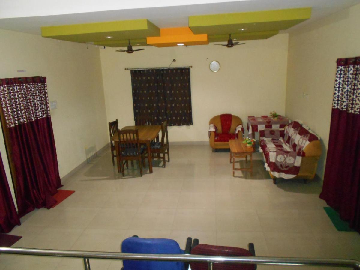 Wekare Guest House Μπουμπάνεσβαρ Εξωτερικό φωτογραφία